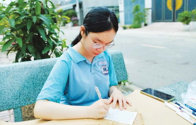 Chiếc thiệp nảy mầm - Ảnh 3.