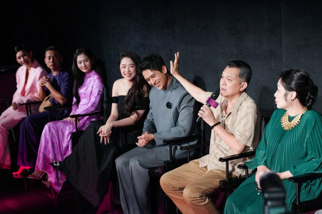 Cưới vợ cho cha, bộ phim đậm đà hương vị miền Tây- Ảnh 1. Cưới vợ cho cha, bộ phim đậm đà hương vị miền Tây- Ảnh 1.