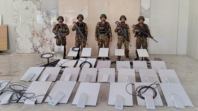 SpaceX cuts off 2,500 Starlink devices at Myanmar scam centers - Ảnh 2.