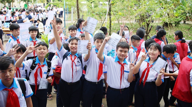 Học sinh Đồng Nai bật công tắc khoa học - Ảnh 2.