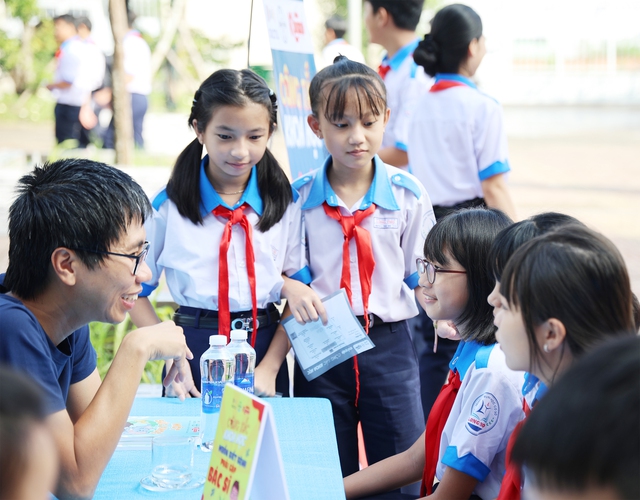 Học sinh Đồng Nai bật công tắc khoa học - Ảnh 2.