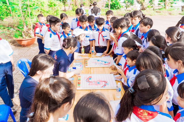 Học sinh Đồng Nai bật công tắc khoa học - Ảnh 4.