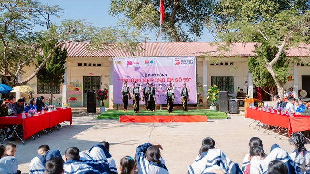 DOL English helps build schools for children in Vietnam’s northern mountains - Ảnh 2.