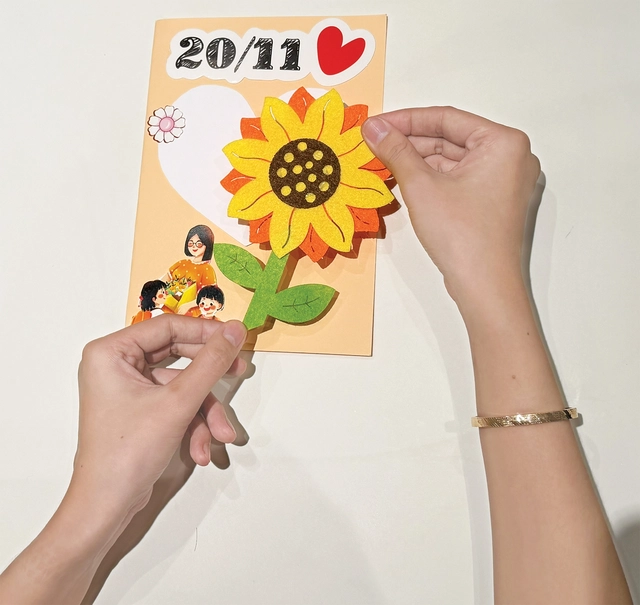 Các bước siêu dễ để tạo một chiếc thiệp cảm ơn thầy cô - Ảnh 7.