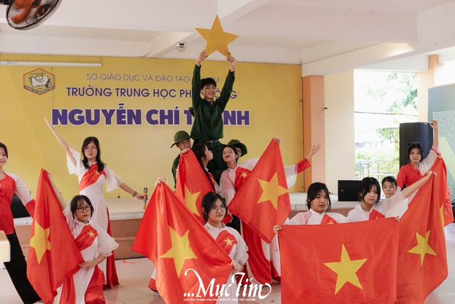 Teen Trường THPT Nguyễn Chí Thanh gửi gắm lời tri ân thầy cô bằng âm nhạc- Ảnh 19.