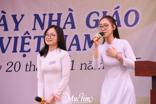 Ấm áp tình thầy trò trong lễ kỷ niệm Ngày Nhà giáo Việt Nam 20-11 tại Trường THPT Thủ Thiêm - Ảnh 5.
