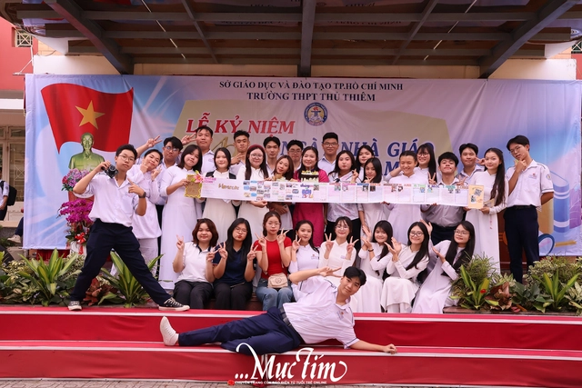 Ấm áp tình thầy trò trong lễ kỷ niệm Ngày Nhà giáo Việt Nam 20-11 tại Trường THPT Thủ Thiêm - Ảnh 22.