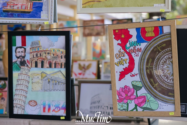 Thầy trò Trường THPT Lê Minh Xuân sẻ chia với đồng bào bão, lũ qua "Nét vẽ lịch sử"- Ảnh 20.