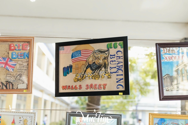 Thầy trò Trường THPT Lê Minh Xuân sẻ chia với đồng bào bão, lũ qua "Nét vẽ lịch sử"- Ảnh 21.