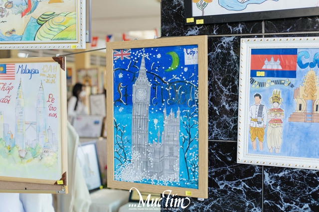 Thầy trò Trường THPT Lê Minh Xuân sẻ chia với đồng bào bão, lũ qua "Nét vẽ lịch sử"- Ảnh 22.