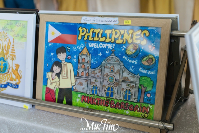 Thầy trò Trường THPT Lê Minh Xuân sẻ chia với đồng bào bão, lũ qua "Nét vẽ lịch sử"- Ảnh 24.