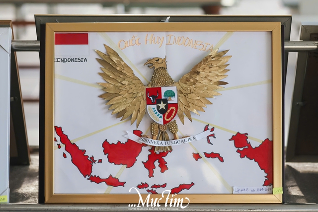 Thầy trò Trường THPT Lê Minh Xuân sẻ chia với đồng bào bão, lũ qua "Nét vẽ lịch sử"- Ảnh 25.