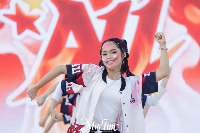 Thầy trò Trường THPT Lê Minh Xuân sẻ chia với đồng bào bão, lũ qua "Nét vẽ lịch sử"- Ảnh 46.