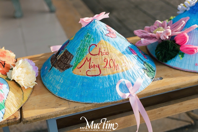 Thầy trò Trường THPT Lê Minh Xuân sẻ chia với đồng bào bão, lũ qua "Nét vẽ lịch sử"- Ảnh 39.