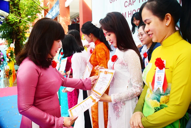 Trường THCS Hoàng Văn Thụ viết tiếp hành trình 50 năm tự hào- Ảnh 5. Trường THCS Hoàng Văn Thụ viết tiếp hành trình 50 năm tự hào- Ảnh 5.