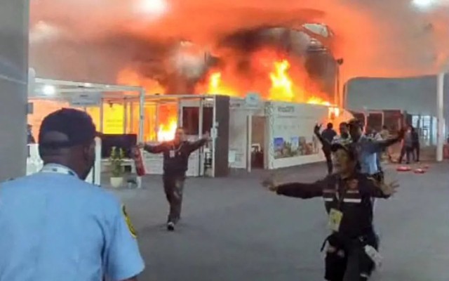 Fire forces evacuation at COP30 climate talks- Ảnh 1.