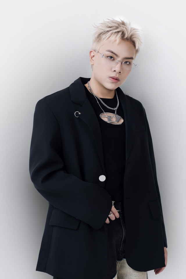 Hứa Kim Tuyền miễn phí bản quyền ca khúc cho học sinh, sinh viên - Ảnh 1.