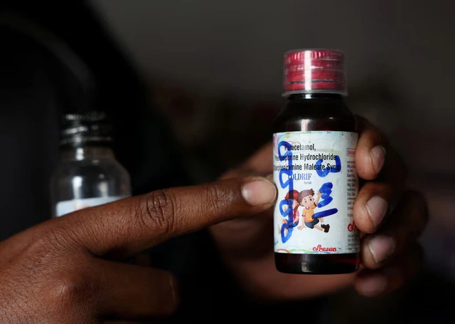 Safety lapses, weak oversight - How children die from Indian cough syrup- Ảnh 1.