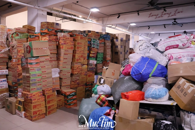 Đội viên, đoàn viên thành phố đồng lòng hỗ trợ đồng bào miền Trung- Ảnh 5. Đội viên, đoàn viên thành phố đồng lòng hỗ trợ đồng bào miền Trung- Ảnh 5.