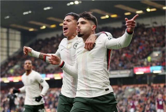 Vòng 12 Ngoại hạng Anh: Liverpool chìm trong khủng hoảng, Chelsea thăng hoa - Ảnh 1.