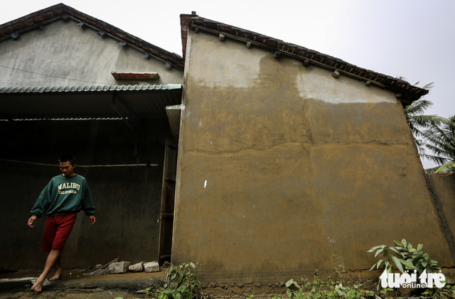 Floodwaters recede, revealing devastation in Vietnam’s Dak Lak - Ảnh 11.