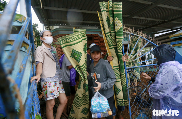 Floodwaters recede, revealing devastation in Vietnam’s Dak Lak - Ảnh 15.
