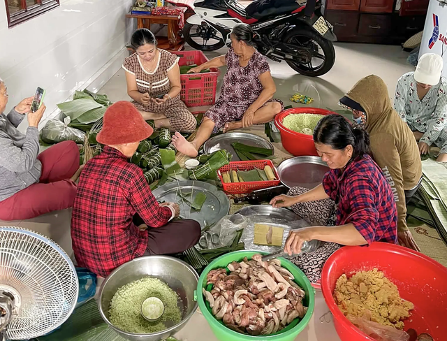 Spontaneous relief efforts in Ho Chi Minh City: Residents eager to support flood-hit communities
- Ảnh 3.