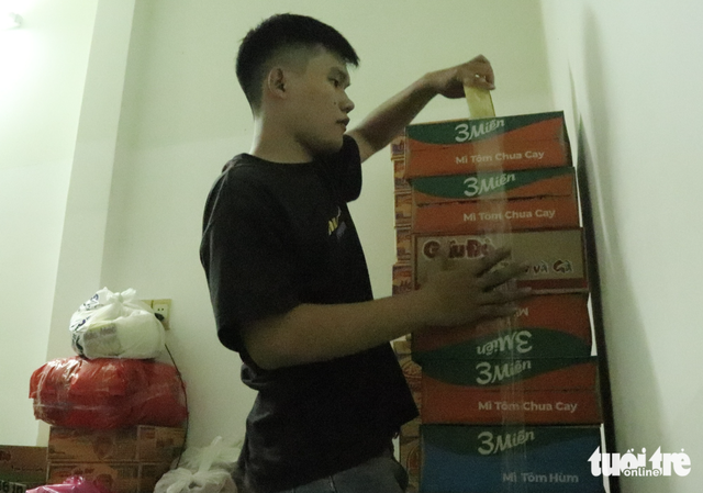 Spontaneous relief efforts in Ho Chi Minh City: Residents eager to support flood-hit communities
- Ảnh 1.