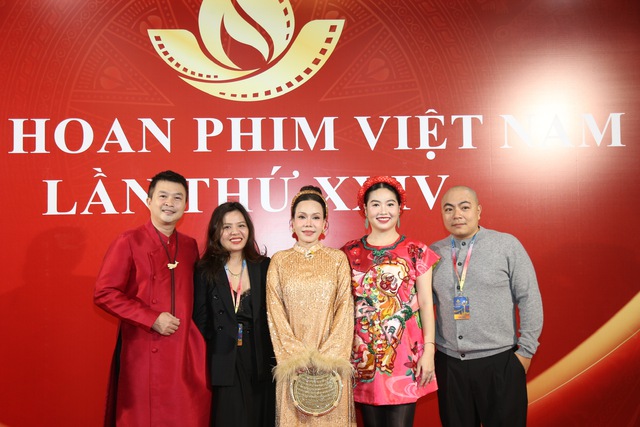 Không ngoài dự đoán, Mưa đỏ bội thu giải thưởng tại Liên hoan phim Việt Nam- Ảnh 4.