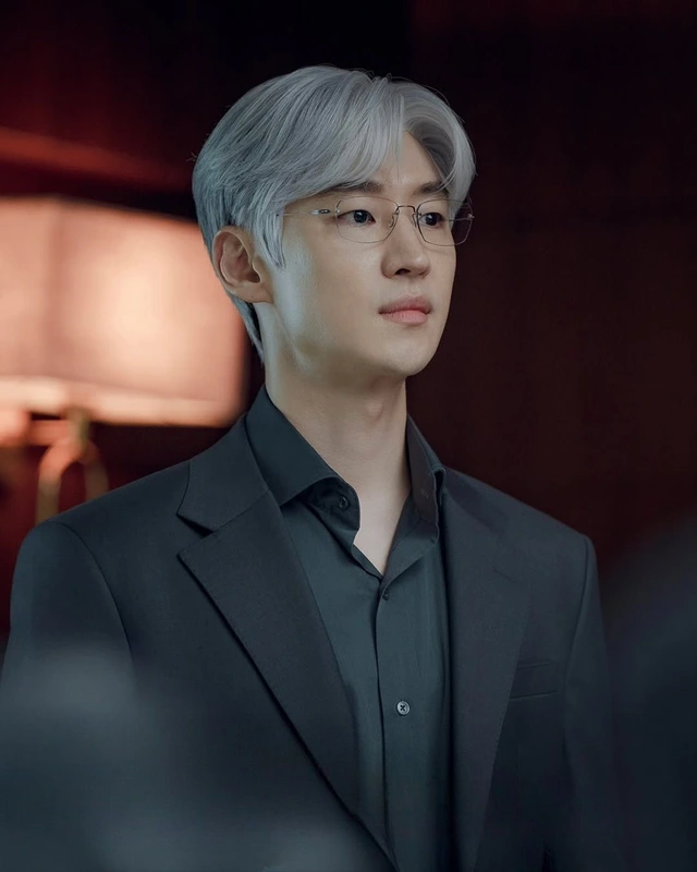 5 phim khẳng định tên tuổi của tài tử Taxi driver - Ảnh 5.