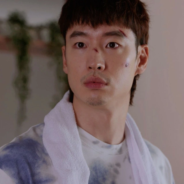 5 phim khẳng định tên tuổi của tài tử Taxi driver - Ảnh 4.