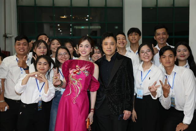 Không ngoài dự đoán, Mưa đỏ bội thu giải thưởng tại Liên hoan phim Việt Nam- Ảnh 7.