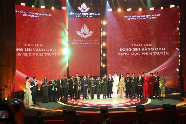 Không ngoài dự đoán, Mưa đỏ bội thu giải thưởng tại Liên hoan phim Việt Nam- Ảnh 2.