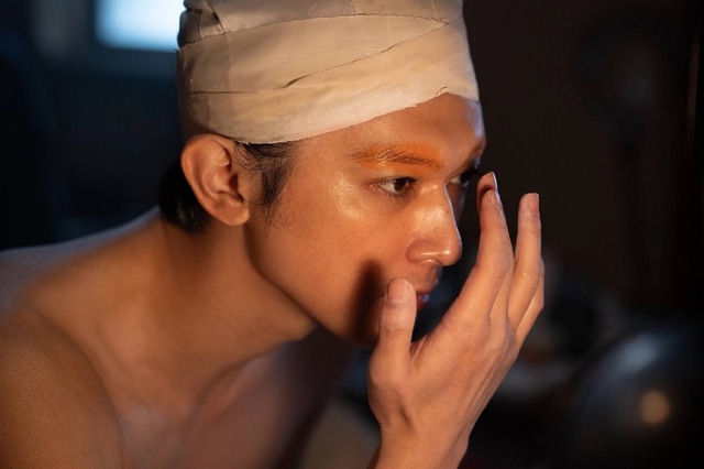 Phim dài 3 tiếng về Kabuki phá kỷ lục doanh thu Nhật Bản - Ảnh 2.