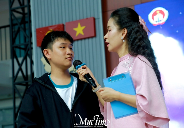 Teen Trường TH -THCS - THPT Nam Sài Gòn say mê giai điệu đờn ca tài tử- Ảnh 10. Teen Trường TH -THCS - THPT Nam Sài Gòn say mê giai điệu đờn ca tài tử- Ảnh 10.