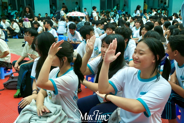 Teen Trường TH -THCS - THPT Nam Sài Gòn say mê giai điệu đờn ca tài tử- Ảnh 13. Teen Trường TH -THCS - THPT Nam Sài Gòn say mê giai điệu đờn ca tài tử- Ảnh 13.