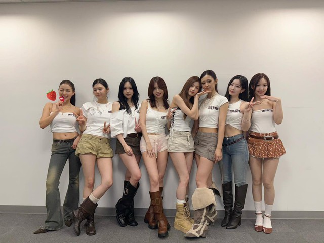 Kim Da Mi đóng phim đề tài thảm họa, TWICE lập kỷ lục mới- Ảnh 5. Kim Da Mi đóng phim đề tài thảm họa, TWICE lập kỷ lục mới- Ảnh 5.