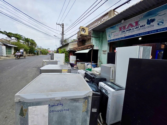 People helping people: Free services aid disaster recovery in south-central Vietnam- Ảnh 7.