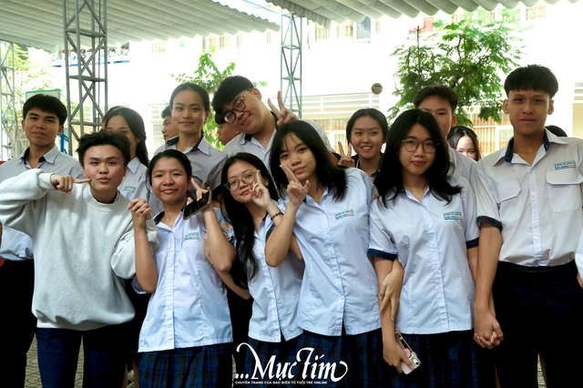 Rộn ràng giờ ra chơi đầy âm nhạc của teen Trường THPT Thanh Đa - Ảnh 2. Rộn ràng giờ ra chơi đầy âm nhạc của teen Trường THPT Thanh Đa - Ảnh 2.