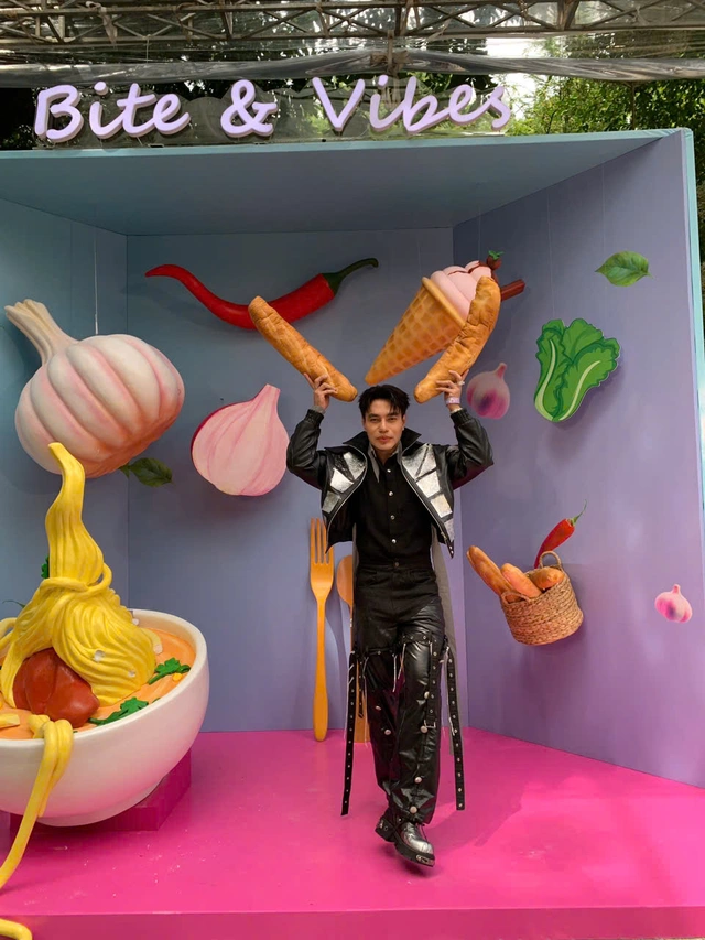 Cuối tuần đến Quán Meta AI ăn bún riêu Taco, sundae cơm chiên, kem gạo rang- Ảnh 7. Cuối tuần đến Quán Meta AI ăn bún riêu Taco, sundae cơm chiên, kem gạo rang- Ảnh 7.