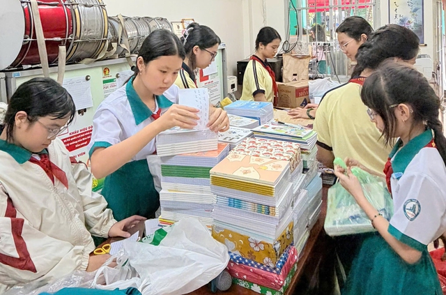 Các trường học sôi động chương trình "Nụ cười hồng - Cùng bạn đến trường"- Ảnh 4.