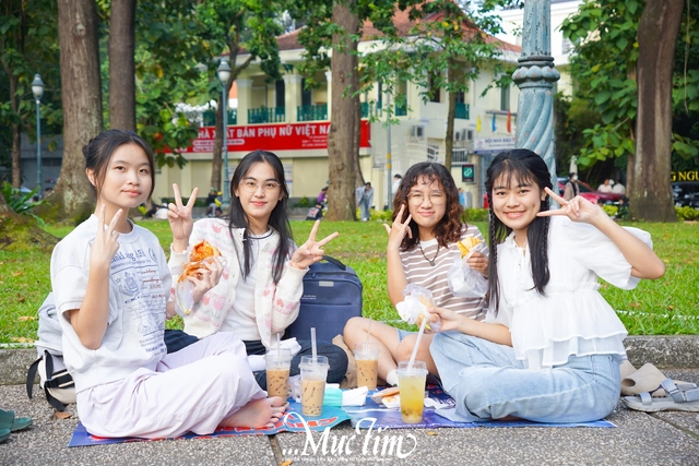 Thời tiết se lạnh, bạn trẻ TP.HCM, Đồng Nai xuống đường tận hưởng không khí- Ảnh 3. Thời tiết se lạnh, bạn trẻ TP.HCM, Đồng Nai xuống đường tận hưởng không khí- Ảnh 3.