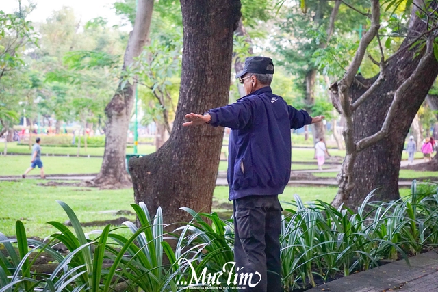 Thời tiết se lạnh, bạn trẻ TP.HCM, Đồng Nai xuống đường tận hưởng không khí- Ảnh 5. Thời tiết se lạnh, bạn trẻ TP.HCM, Đồng Nai xuống đường tận hưởng không khí- Ảnh 5.