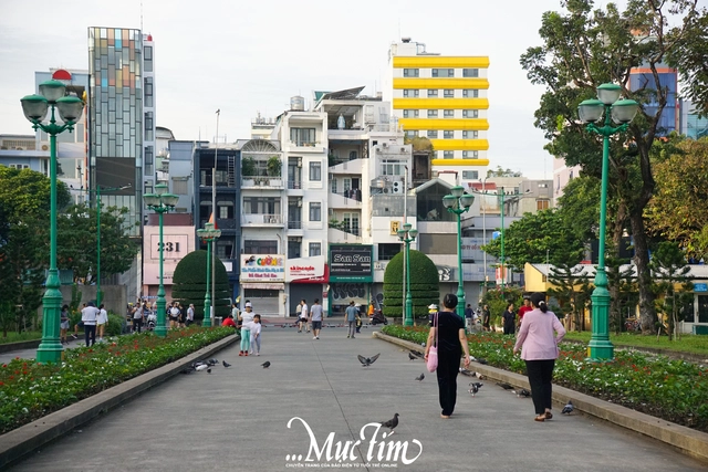 Thời tiết se lạnh, bạn trẻ TP.HCM, Đồng Nai xuống đường tận hưởng không khí- Ảnh 6. Thời tiết se lạnh, bạn trẻ TP.HCM, Đồng Nai xuống đường tận hưởng không khí- Ảnh 6.