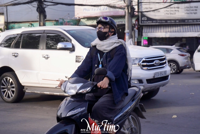 Thời tiết se lạnh, bạn trẻ TP.HCM, Đồng Nai xuống đường tận hưởng không khí- Ảnh 13. Thời tiết se lạnh, bạn trẻ TP.HCM, Đồng Nai xuống đường tận hưởng không khí- Ảnh 13.