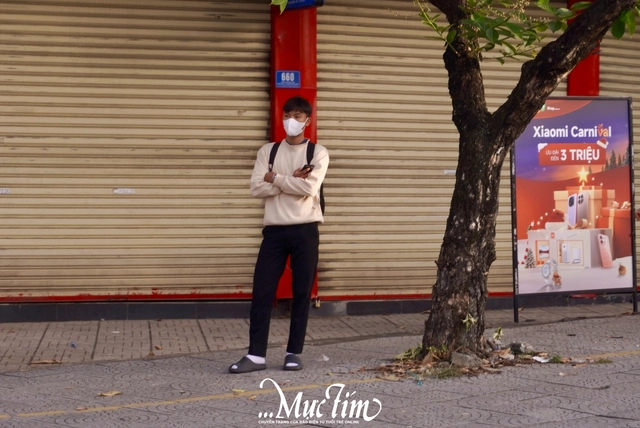 Thời tiết se lạnh, bạn trẻ TP.HCM, Đồng Nai xuống đường tận hưởng không khí- Ảnh 10. Thời tiết se lạnh, bạn trẻ TP.HCM, Đồng Nai xuống đường tận hưởng không khí- Ảnh 10.