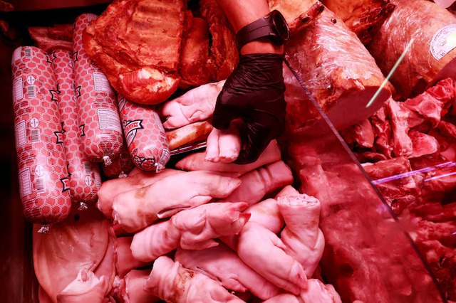 UK to hold fresh pork, other affected Spanish products at border amid African swine fever outbreak- Ảnh 1.