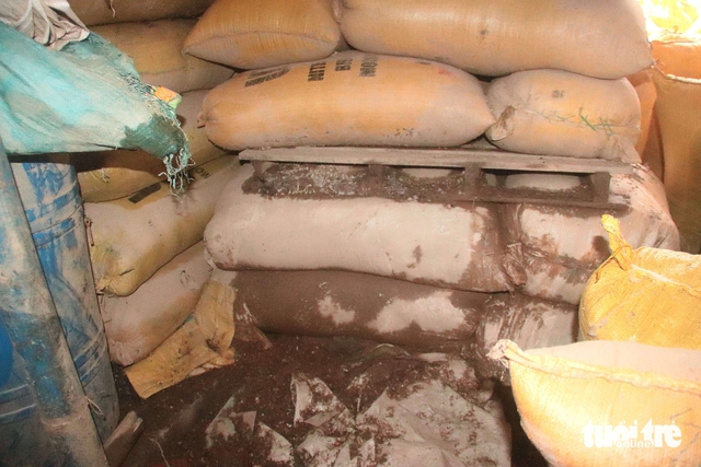 Rice traders in Da Nang struggle after last week’s floods as new heavy rains hit- Ảnh 4.