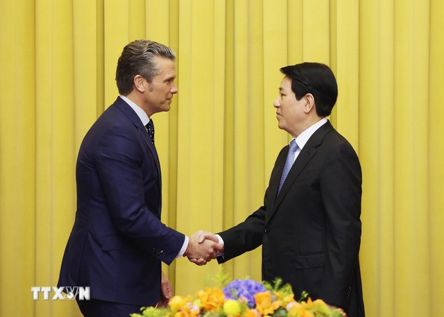 Pentagon chief reiterates commitments to Vietnam during meetings with top leaders- Ảnh 4.