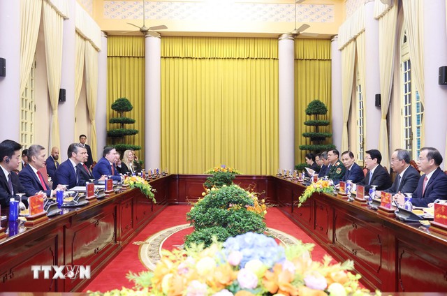 Pentagon chief reiterates commitments to Vietnam during meetings with top leaders- Ảnh 5.